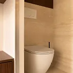Elegant - Ac- 2br-6p- Madeleine Apartment