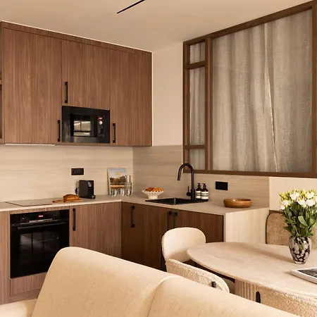 Elegant - Ac- 2br-6p- Madeleine *