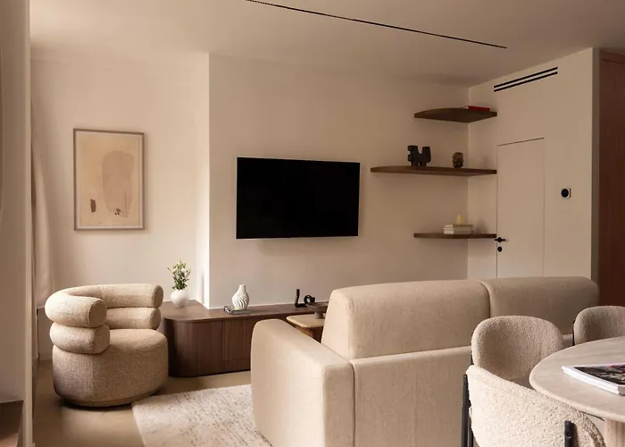 Elegant - Ac- 2br-6p- Madeleine