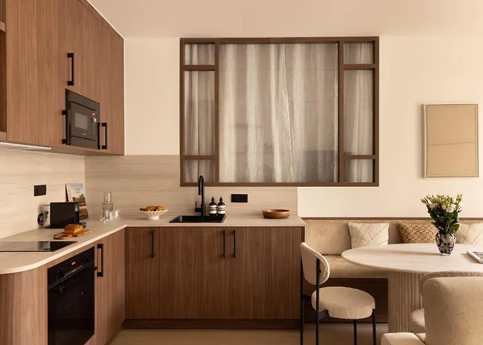 Elegant - Ac- 2br-6p- Madeleine * Paris